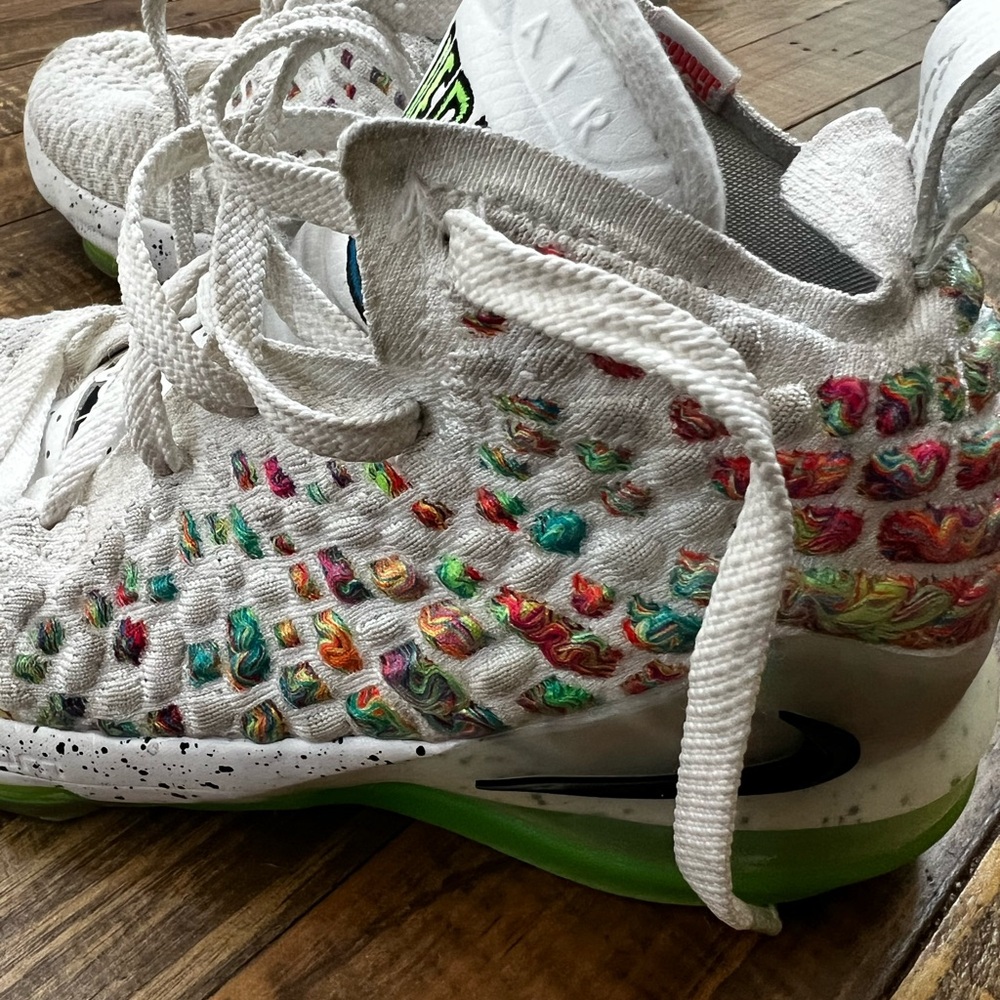 Nike LeBron 17 'Air Command Force' BQ5594-100